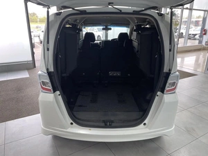 Минивэн Honda Freed 2013 года, 985000 рублей, Красноярск