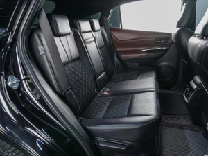 Внедорожник Toyota Harrier 2018 года, 2649000 рублей, Сургут