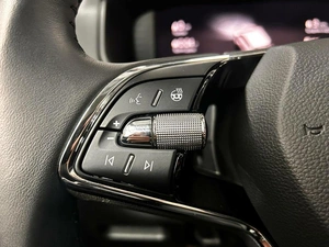 Внедорожник Skoda Karoq 2021 года, 2125000 рублей, Красноярск