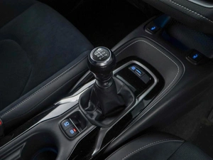Хетчбэк Toyota Corolla 2022 года, 2250999 рублей, Москва