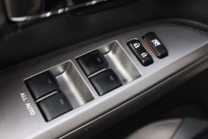 Внедорожник Toyota Land Cruiser 2015 года, 5649000 рублей, Новосибирск