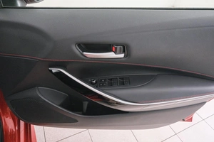 Хетчбэк Toyota Corolla 2018 года, 1519000 рублей, Красноярск