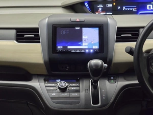 Минивэн Honda Freed 2017 года, 1320000 рублей, Красноярск