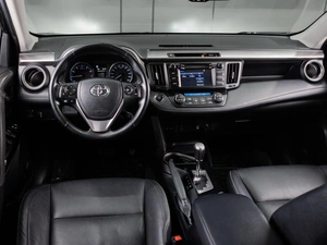 Внедорожник Toyota RAV4 2018 года, 2679000 рублей, Тюмень