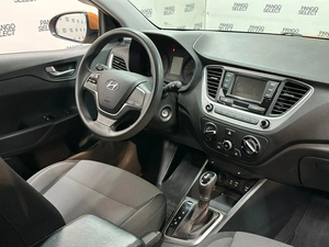 Седан Hyundai Solaris 2017 года, 1139000 рублей, Красноярск