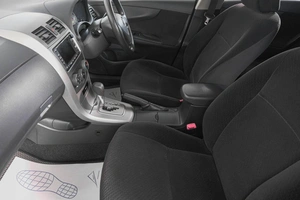 Универсал Toyota Corolla Fielder 2012 года, 949000 рублей, Кемерово