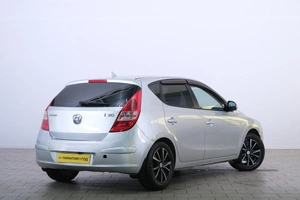 Хетчбэк Hyundai i30 2009 года, 679000 рублей, Омск