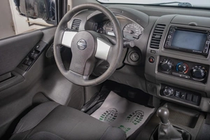 Пикап Nissan Navara 2010 года, 979000 рублей, Томск