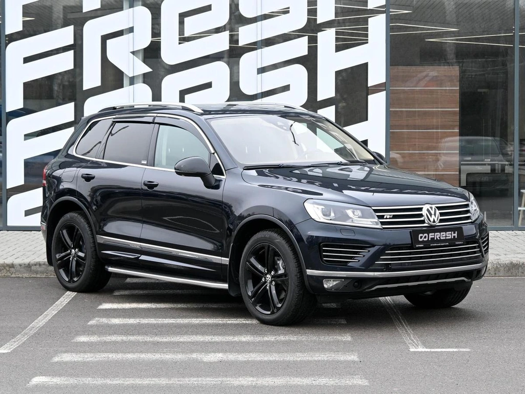 Внедорожник Volkswagen Touareg 2016 года, 3325000 рублей, Волгоград