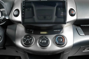 Внедорожник Toyota RAV4 2010 года, 1199000 рублей, Тюмень