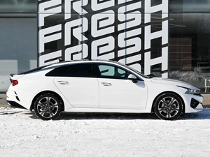 Седан Kia K5 2021 года, 2850000 рублей, Волгоград