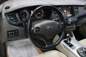 Седан Kia Quoris 2013 года, 1753000 рублей, Солонцы