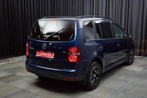 Минивэн Volkswagen Touran 2007 года, 950000 рублей, Красноярск