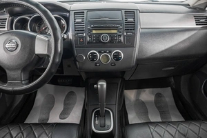 Хетчбэк Nissan Tiida 2010 года, 719000 рублей, Барнаул