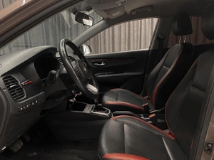 Хетчбэк Kia Rio X-Line 2019 года, 1490000 рублей, Красноярск