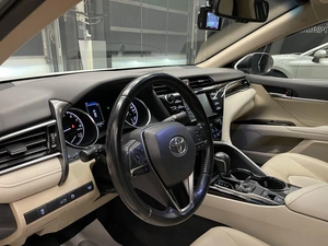 Седан Toyota Camry 2019 года, 2850000 рублей, Красноярск