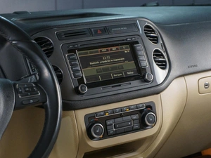 Внедорожник Volkswagen Tiguan 2015 года, 1649000 рублей, Сургут