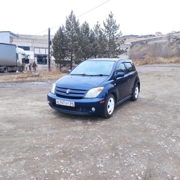 Хетчбэк Toyota Ist 2002 года, 428000 рублей, Красноярск