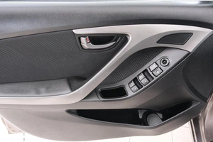 Седан Hyundai Elantra 2012 года, 1019000 рублей, Красноярск