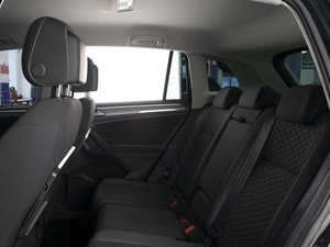 Внедорожник Volkswagen Tiguan 2018 года, 2385000 рублей, Омск