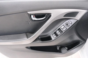 Седан Hyundai Avante 2011 года, 949000 рублей, Красноярск