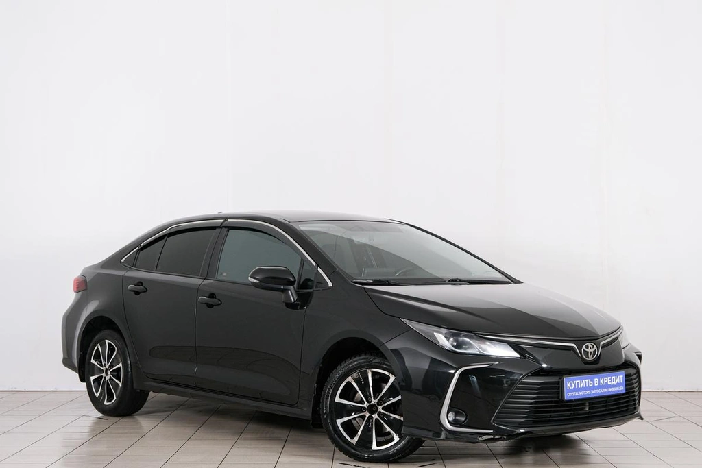 Седан Toyota Corolla 2019 года, 1899000 рублей, Красноярск