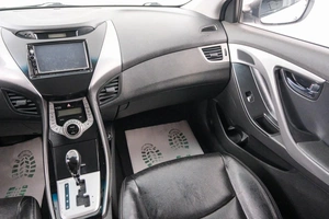 Седан Hyundai Avante 2011 года, 1199000 рублей, Красноярск