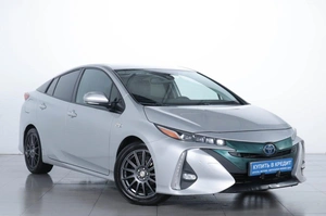 Хетчбэк Toyota Prius PHV 2017 года, 2449000 рублей, Челябинск