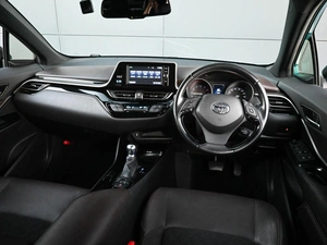 Внедорожник Toyota C-HR 2017 года, 2184000 рублей, Кирилловка
