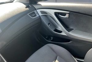 Седан Hyundai Elantra 2015 года, 1360000 рублей, Солонцы