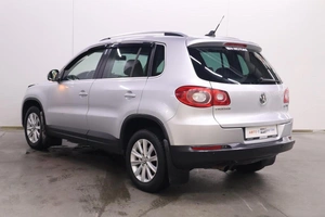Внедорожник Volkswagen Tiguan 2010 года, 1045000 рублей, Брянск