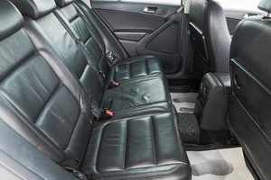 Внедорожник Volkswagen Tiguan 2010 года, 1099000 рублей, Барнаул