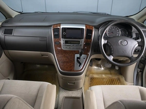 Минивэн Toyota Alphard 2003 года, 1460000 рублей, Омск