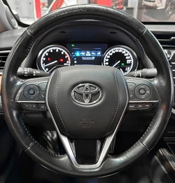 Седан Toyota Camry 2019 года, 2907000 рублей, Красноярск