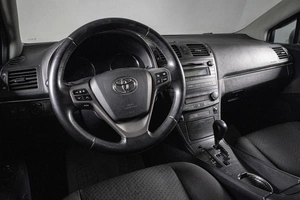 Седан Toyota Avensis 2009 года, 1019000 рублей, Сургут