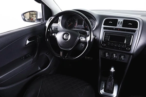 Седан Volkswagen Polo 2016 года, 889000 рублей, Пермь