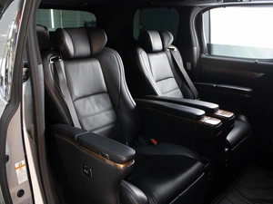 Минивэн Toyota Alphard 2017 года, 4080000 рублей, Омск