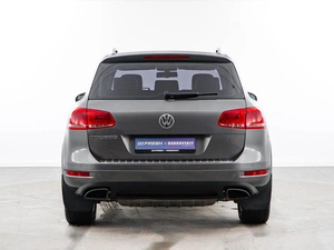 Внедорожник Volkswagen Touareg 2012 года, 1969050 рублей, Москва