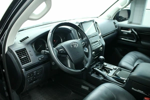 Внедорожник Toyota Land Cruiser 2021 года, 9360000 рублей, Красноярск