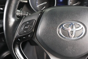 Внедорожник Toyota C-HR 2018 года, 1949000 рублей, Пермь