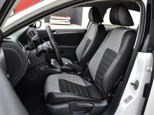 Седан Volkswagen Jetta 2011 года, 990000 рублей, Краснодар