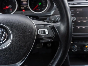 Внедорожник Volkswagen Tiguan 2018 года, 2299000 рублей, Саратов