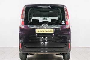 Минивэн Toyota Noah 2015 года, 1699000 рублей, Красноярск
