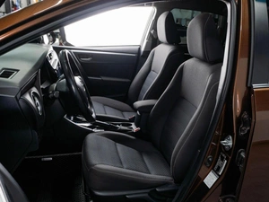 Седан Toyota Corolla 2018 года, 1749040 рублей, Тюмень