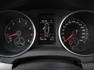 Хетчбэк Volkswagen Golf 2011 года, 790000 рублей, Омск