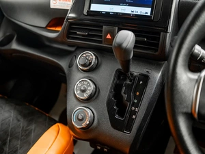 Минивэн Toyota Sienta 2021 года, 1640000 рублей, Красноярск