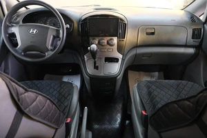Минивэн Hyundai Grand Starex 2009 года, 1139000 рублей, Омск