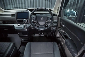 Минивэн Honda Freed+ 2018 года, 1379000 рублей, Красноярск