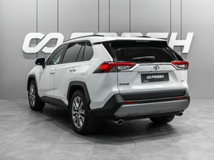 Внедорожник Toyota RAV4 2021 года, 3399000 рублей, Тюмень