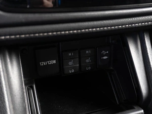 Седан Toyota Corolla 2018 года, 1899000 рублей, Тюмень